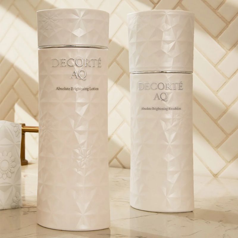 Decorté AQ Absolute Glow-Radiant Brightening Emulsion